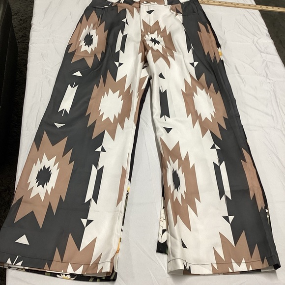 Chic Wide Leg Pants with Floral and Geometric Patterns - Picture 12 of 16